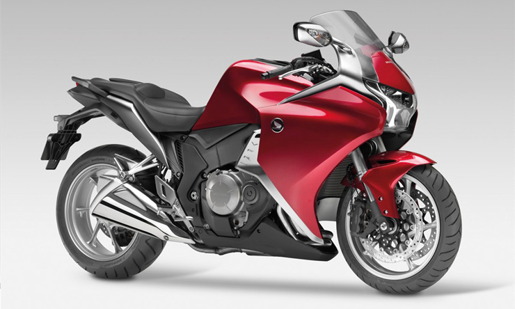 Honda-VFR-1200-F-yakıt-tüketimi-teknik-özellikler