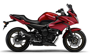 Yamaha XJ6 Diversion yakıt tüketimi ve teknik özellikleri